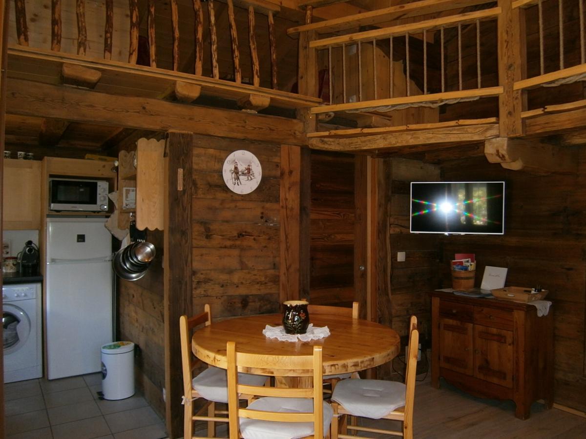 Les Chalets Du Bonheur Лез-Уш Экстерьер фото